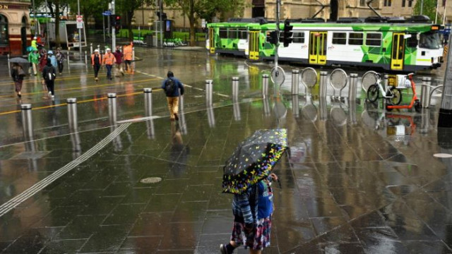 Австралийският щат Виктория се бори с последствията от проливни дъждове съобщава
